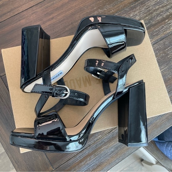 New Steve Madden Persepoliss Black Patent Block Heel Sandals - Picture 8 of 10